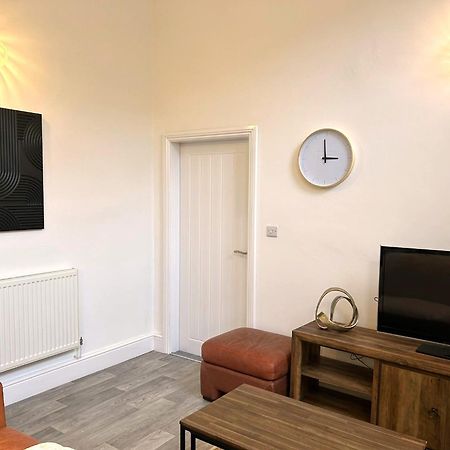 Whitchurch High Street Hideaway Bagian luar foto